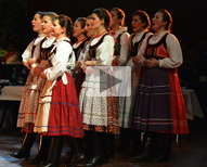 Auftritt der ungarischen Tanzgruppe Csöbörcsök